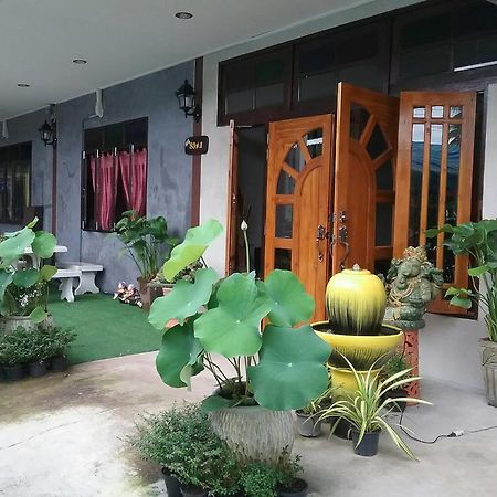 Sawang Guesthouse Ban Sawang Yai エクステリア 写真