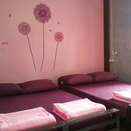 Sawang Guesthouse Ban Sawang Yai エクステリア 写真